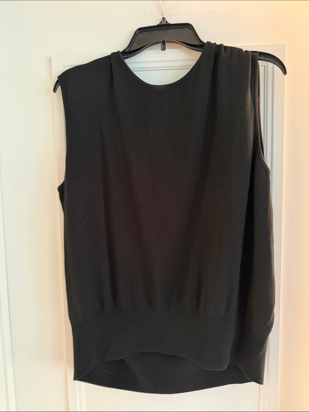 Banana Republic Black Sleeveless Knit Shell